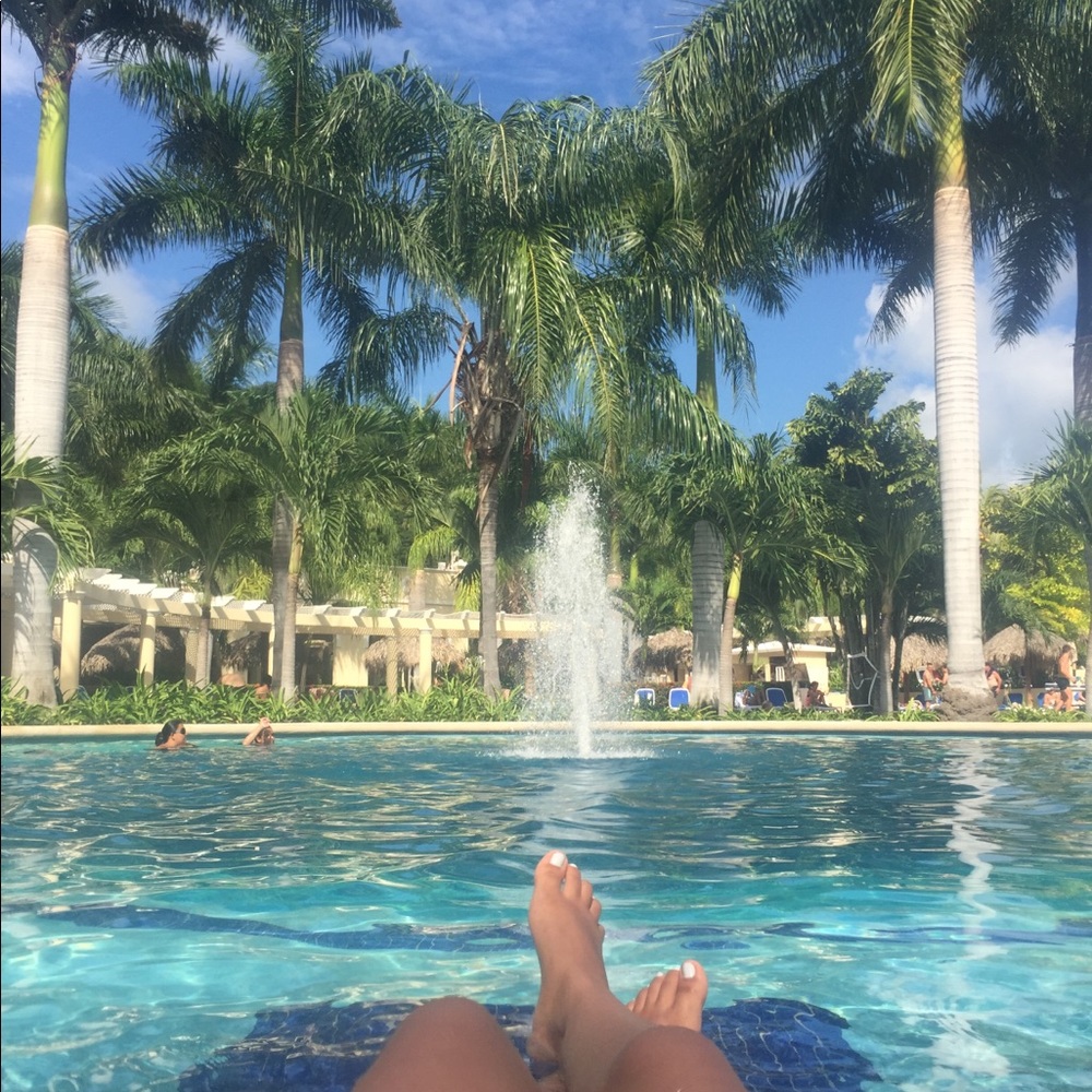 Meet your Posher, Claudia